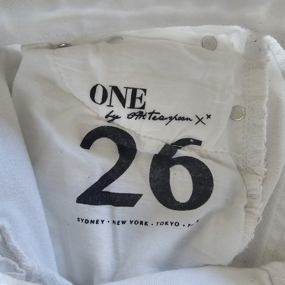 One Teaspoon Distressed Yard Birds Skinny Jeans Sz 26 NWOT - Picture 12 of 16